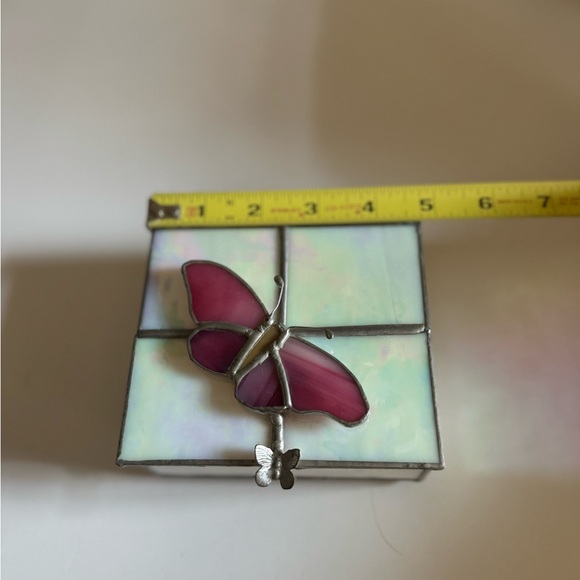 4 inch stained glass box with butterfly - Picture 2 of 3